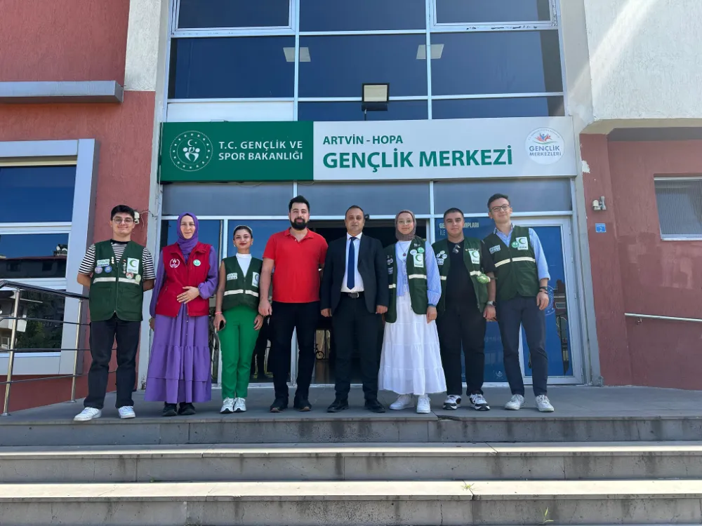 Hopa Gençlik Merkezi, Genç Yeşilay Topluluğu Öğrencilerini Ağırladı
