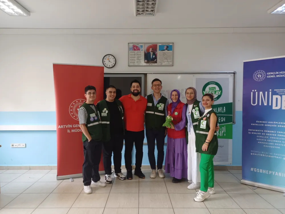 Hopa Gençlik Merkezi’nden Öğrencilere Sanal Kumar ve Bağımlılık Konulu Bilgilendirme Etkinliği