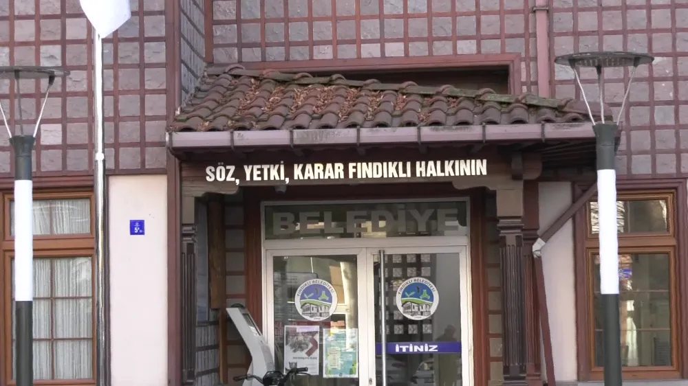 Fındıklı’da Yüksek Dalga ve Fırtına Viya Kafe’ye Zarar Verdi: Hafta Sonu Kapalı Olacak