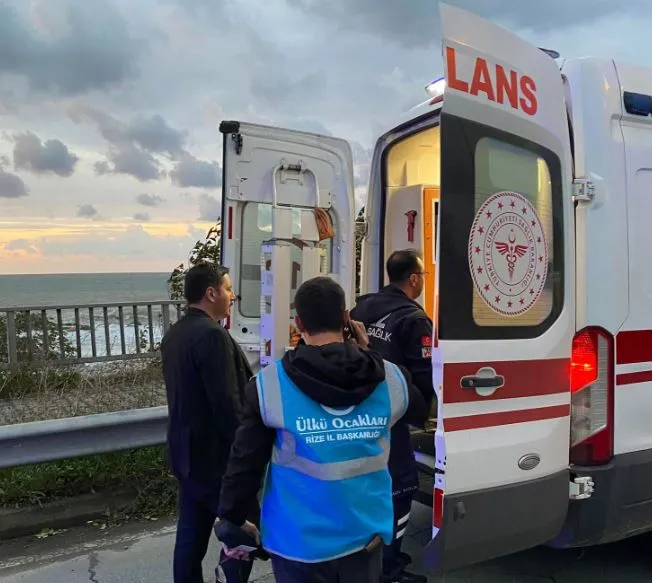 Ülkü Ocakları Rize İl Başkanlığı Sel Bölgesinde İncelemelerde Bulundu