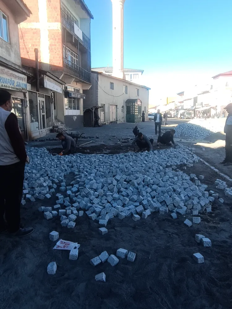 Prestij Caddesi’nin Altyapı Çalışmaları Tamamlandı, Taş Döşeme Çalışmaları Başladı
