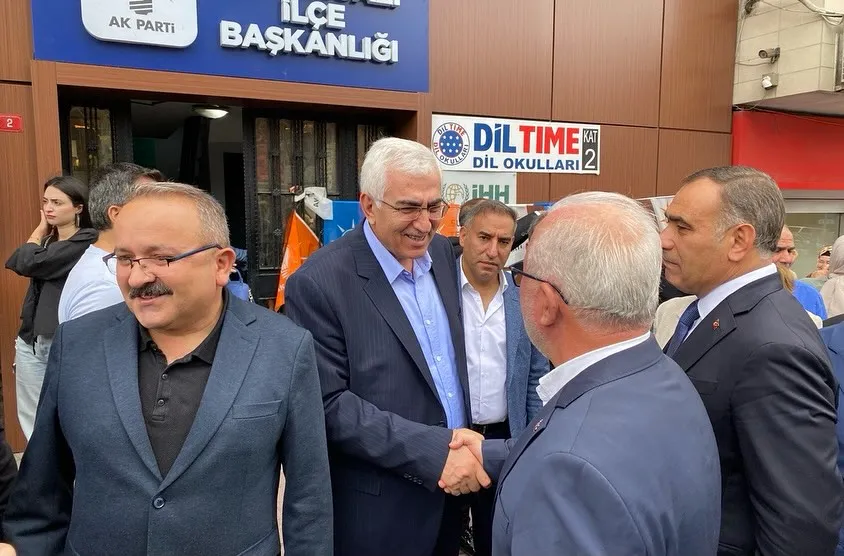 AK Parti Erzurum Milletvekili Mehmet Emin Öz, Sultangazi İlçe Teşkilatını Ziyaret Etti