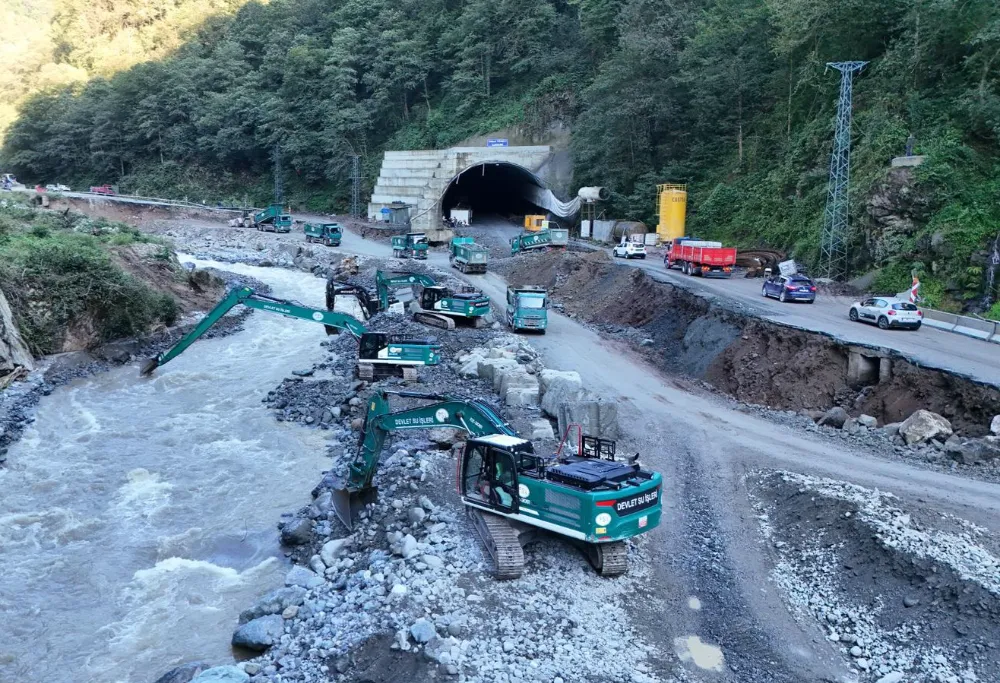 Rize’de Yeşil Karıncalar Seferber Oldu: Derelerde Yoğun Mesai