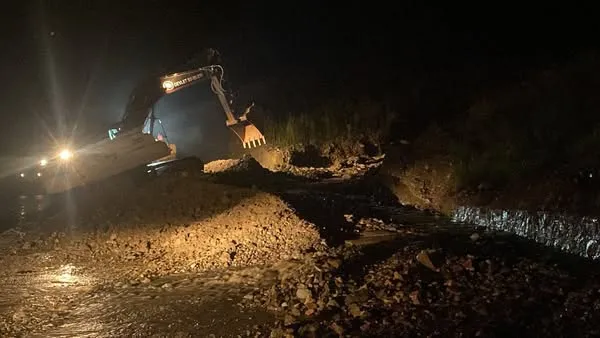 Trabzon Arsin Güneyce Mahallesi’nde Heyelana Müdahale Edildi