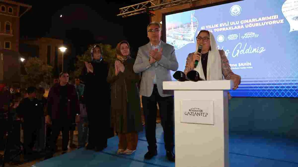 Umre Ziyareti İçin İlk Kafileye Coşkulu Uğurlama Töreni Düzenlendi