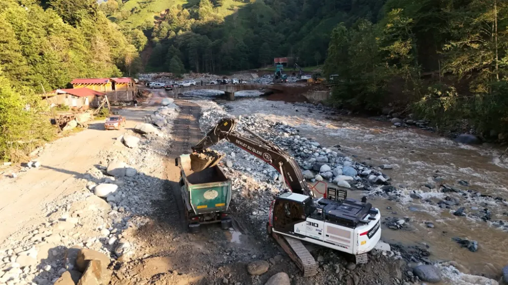 Rize’de Kuvvetli Yağışların Ardından DSİ Çalışmaları Devam Ediyor
