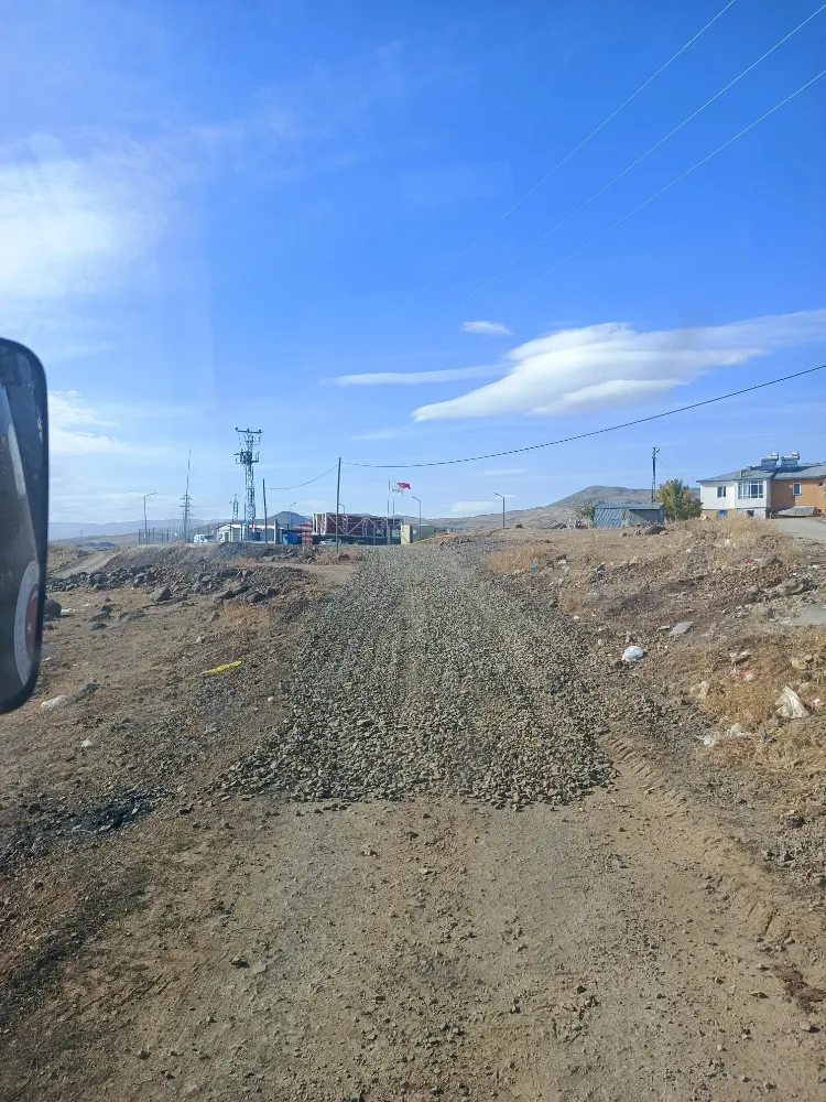 Parmaksız Mahallesi’nde Yol Çalışmaları Devam Ediyor