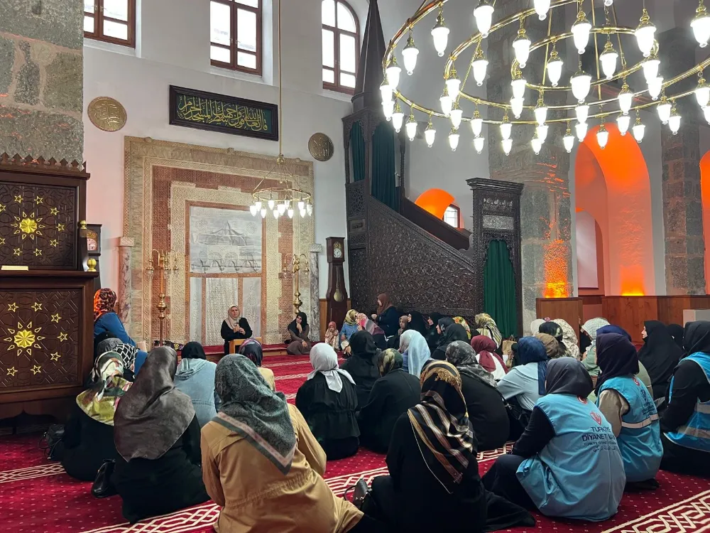 Peygamberimizin (s.a.v.) Doğumunun 1500. Yılında Kadınlara Özel Program Düzenlendi