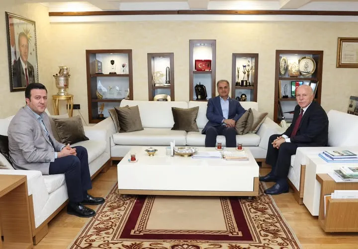 Sakarya Üniversitesi Rektörü Prof. Dr. Hamza Al, Erzurum Büyükşehir Belediyesini Ziyaret Etti