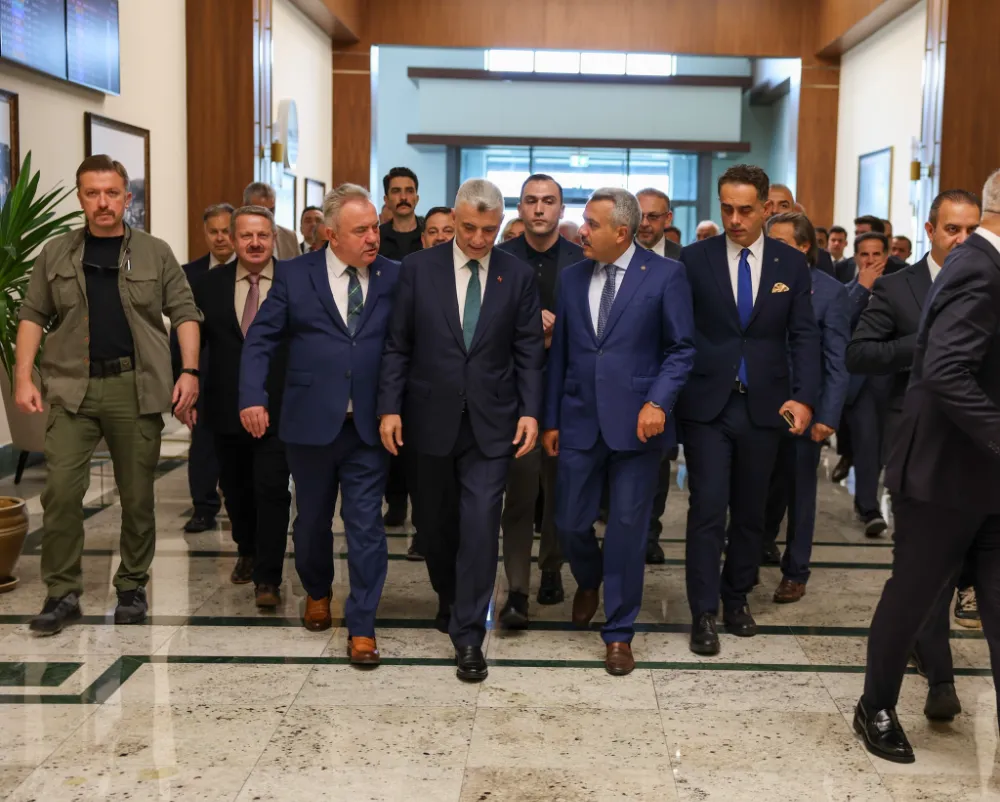 Ticaret Bakanı Prof. Dr. Ömer Bolat Rize’de Programlara Katılmak Üzere Karşılandı