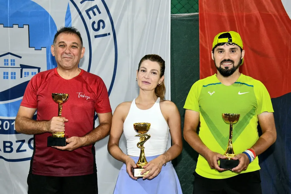 Ortahisar Belediyesi’nden Zafer Bayramı’na Özel Tenis Kupası
