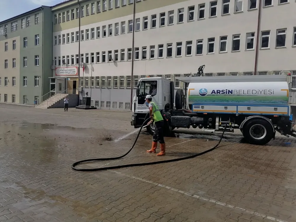 Arsin’de Okullar Yeni Eğitim-Öğretim Yılına Temiz ve Düzenli Hazırlanıyor