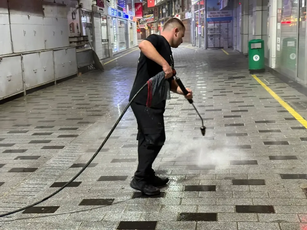 Rize Belediyesi Temizlik Çalışmalarını Aralıksız Sürdürüyor