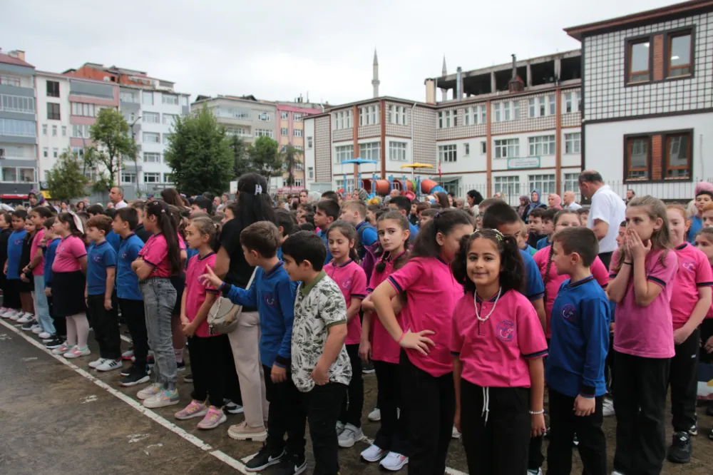 Ardeşen’de 2025-2026 Eğitim Öğretim Yılı Açılışı Coşkuyla Gerçekleşti
