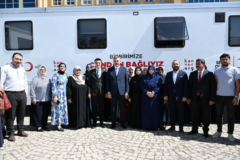 Vali Mustafa Çiftçi Horasan’da Kan Bağışı Etkinliğine Katıldı: Kan Bağışı Hayat Kurtarır
