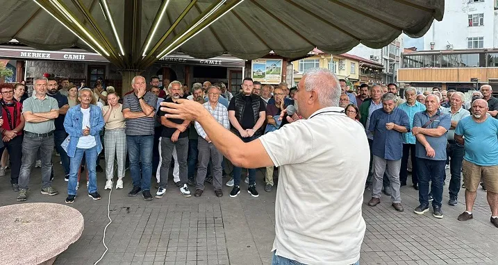 Fındıklı Halkı CHP’ye Yönelik Müdahaleyi Protesto Etti: Faşizme Karşı Omuz Omuza