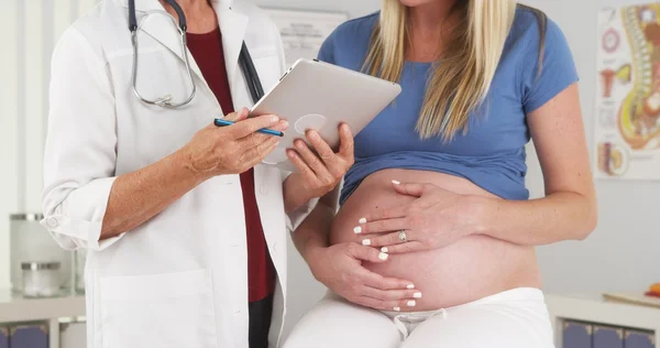 Hamilelikte Hurma Yenir mi? Hamilelikte Hurmanın Faydaları Nelerdir? Hurma Doğumu Kolaylaştırır mı?