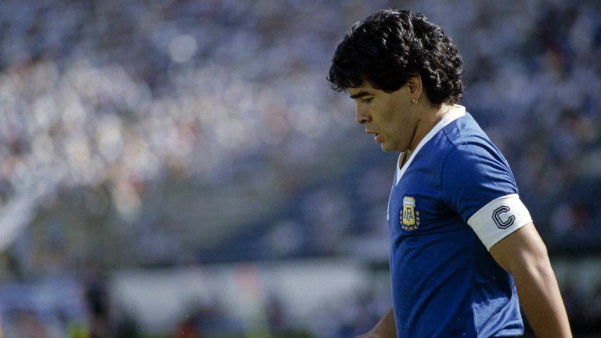 Diego Maradona Kimdir? Ünlü Futbolcu Diego Maradona Kimdir? Kaç Yaşında, Nereli?