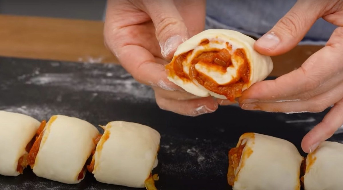 Soğanlı Börek Tarifi! Soğanlı Börek Nasıl Yapılır? Soğanlı Börek Püf Noktaları!