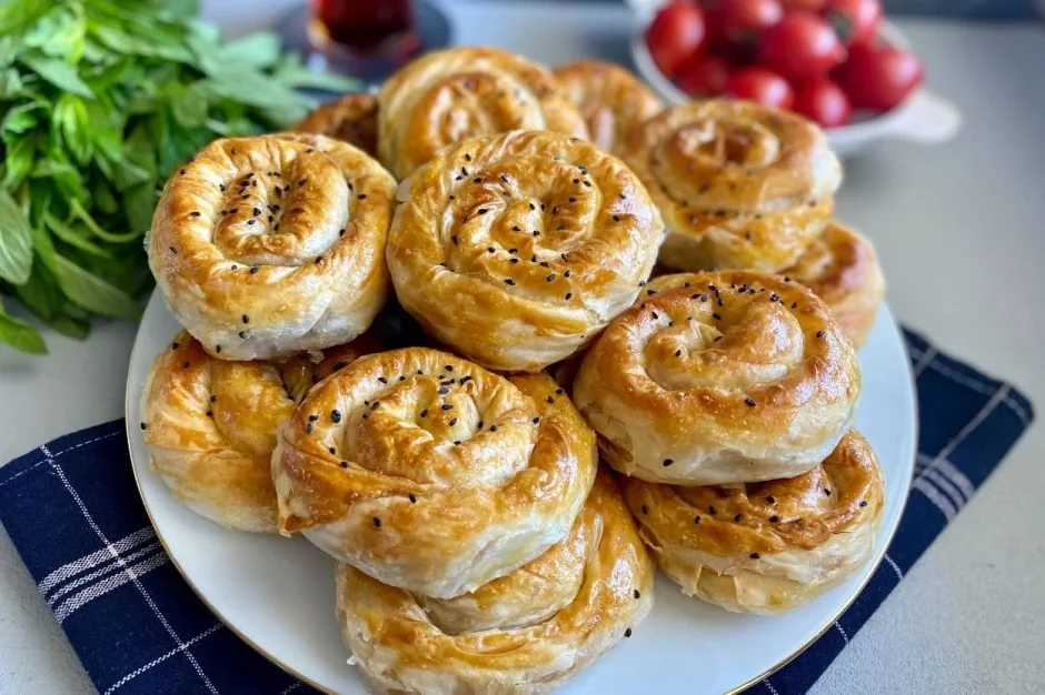 Gül Böreği Nasıl Yapılır? Gül Böreği Tarifi... Gül Böreği Malzemeleri Nelerdir?