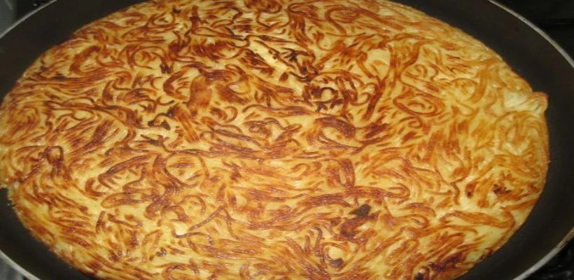 Tavada Makarna Börek Nasıl Yapılır? Tavada Makarna Börek Tarifi... Tavada Makarna Börek Malzemeleri Nelerdir?