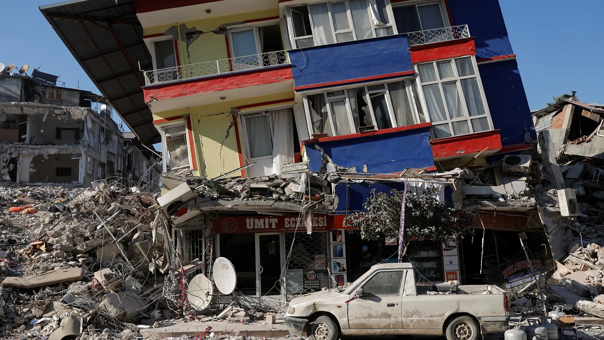 80 saniyeden uzun süren kabus! 7.7’lik deprem üç farklı şokla vurdu