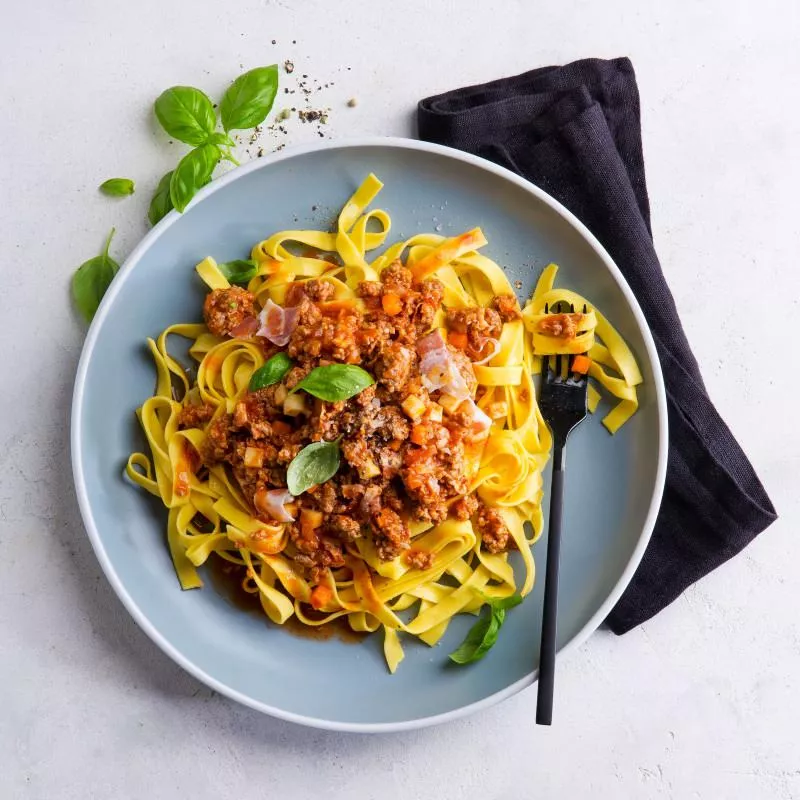 Bolonez Soslu Tagliatelle Nasıl Yapılır? Bolonez Soslu Tagliatelle Tarifi... Bolonez Soslu Tagliatelle Malzemeleri Nelerdir?