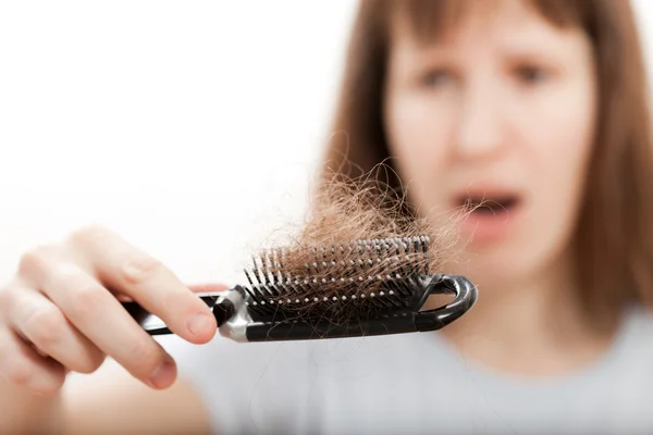 Saç Dökülmesinin Nedenleri Nelerdir? Saç Dökülmesi Nasıl Durdurulur?