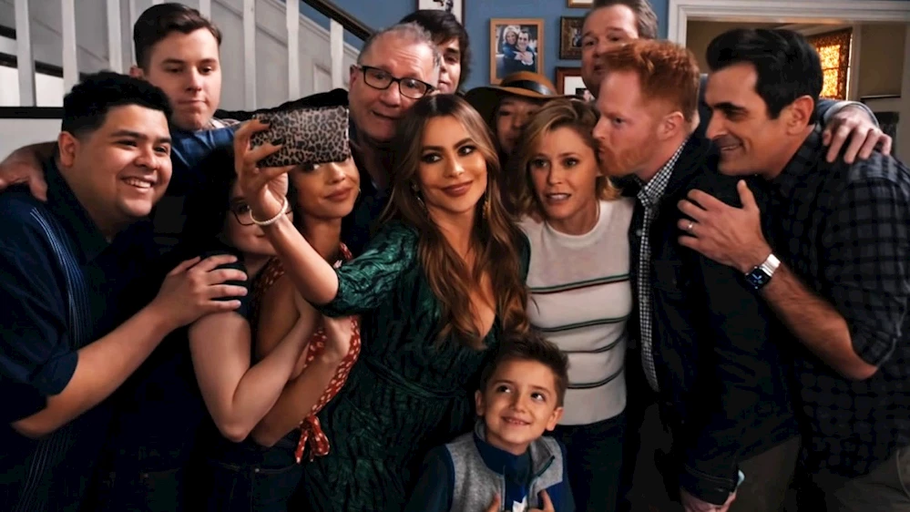 Dizibox Full HD Modern Family 2. sezon 14. bölüm Türkçe altyazı full HD izle!