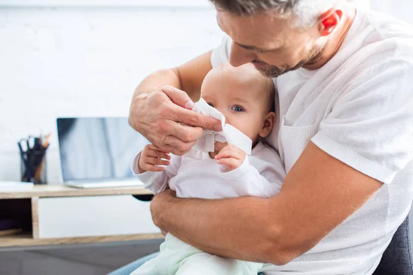 Bebeklikte ağız yaraları nasıl geçer?
