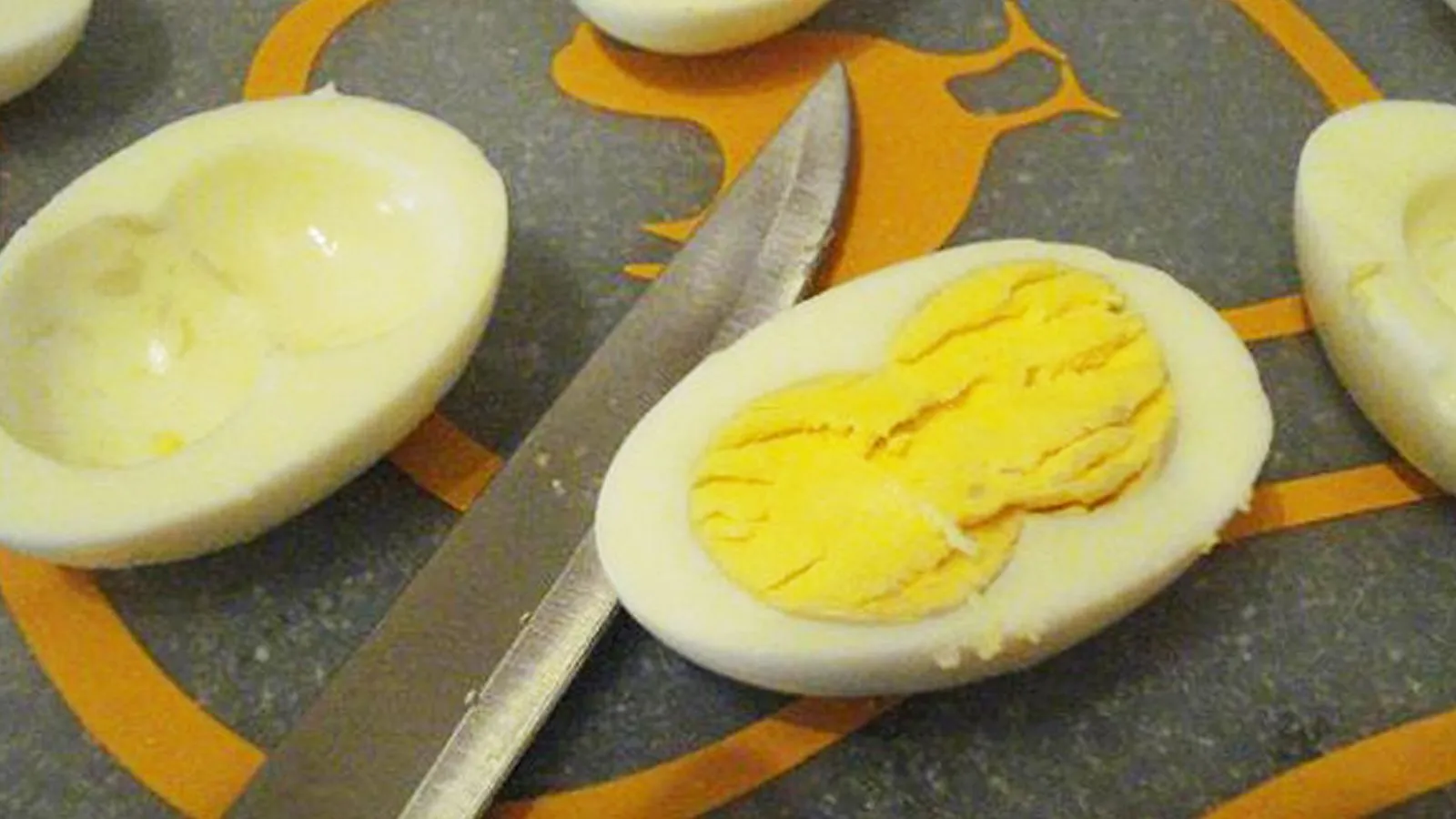 Sürpriz yumurta: Çift sarılı yumurta nasıl oluşur? Çift sarılı yumurta nasıl anlaşılır?