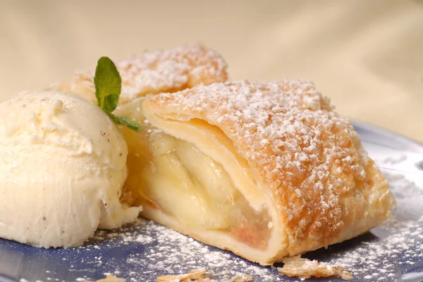 Apple Strudel nedir, nasıl bir tatlı? Elmalı Strudel (Apple Strudel) hangi ülkeye ait?