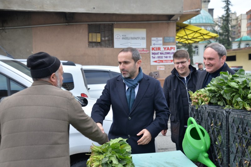 Ak Parti Rize Milletvekili Aday Adayı İshak Alim vatandaşların yoğun ilgisinde