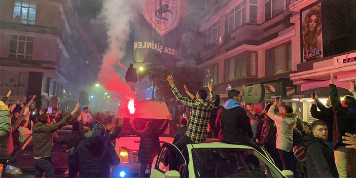 11 Yıl Sonra Süper Lig’e Çıkan Samsunspor’ dan Muhteşem Gibi Kutlama