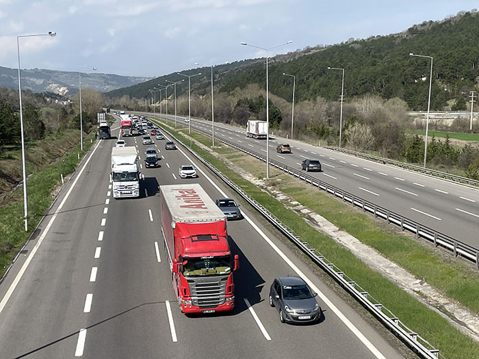 BOLU Otoyolda bayram trafiği yoğunluğu