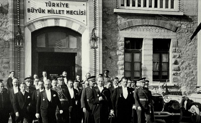 103 yıl önce 23 Nisan’a getiren süreçte neler yaşandı? İlk Meclis nasıl açıldı? İlk oturuma kaç vekil katılabildi?