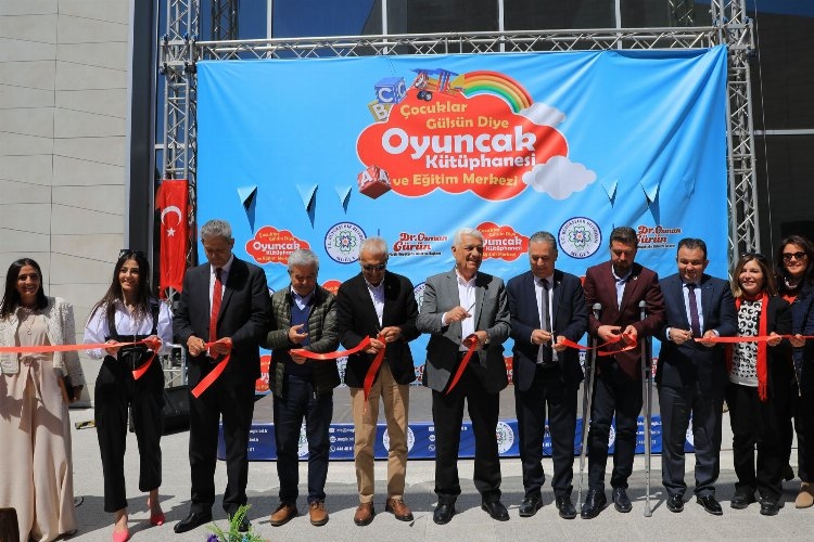 Büyükşehir Oyuncak Kütüphanesi açıldı