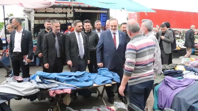 Milletvekili adayları saha çalışmalarına hız kesmeden devam ediyor