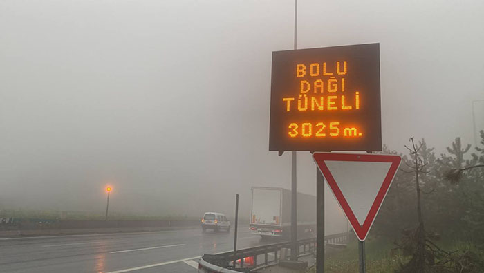 Anadolu Otoyolu ve D-100 kara yolu Bolu Dağı kesiminde sis