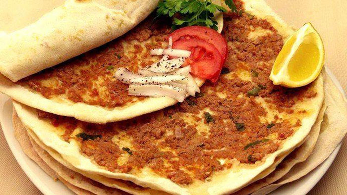 Lahmacun tarifi! Lahmacun için gerekli malzemeler! Lahmacun hangi yöreye ait?