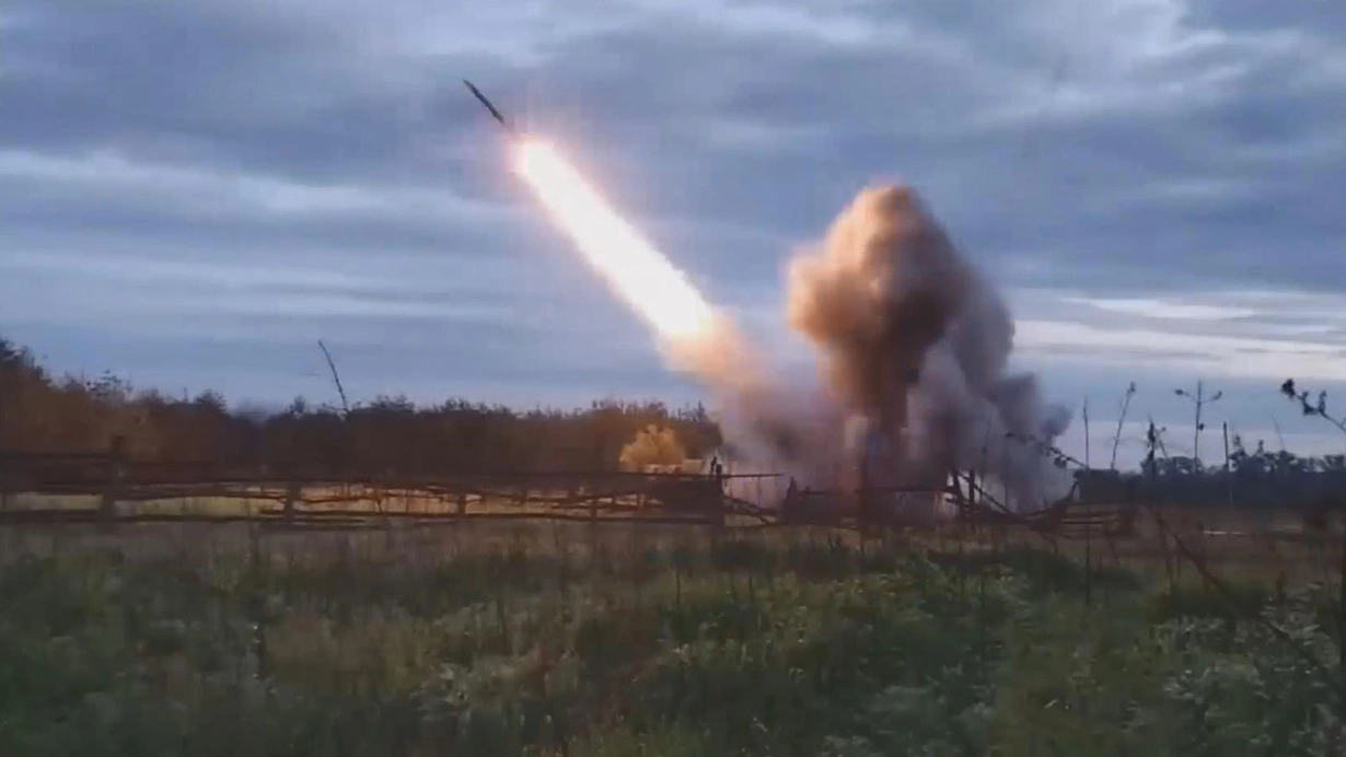Rusya Savunma Bakanlığı roketatar sistemleriyle Ukrayna depolarını vurdu!