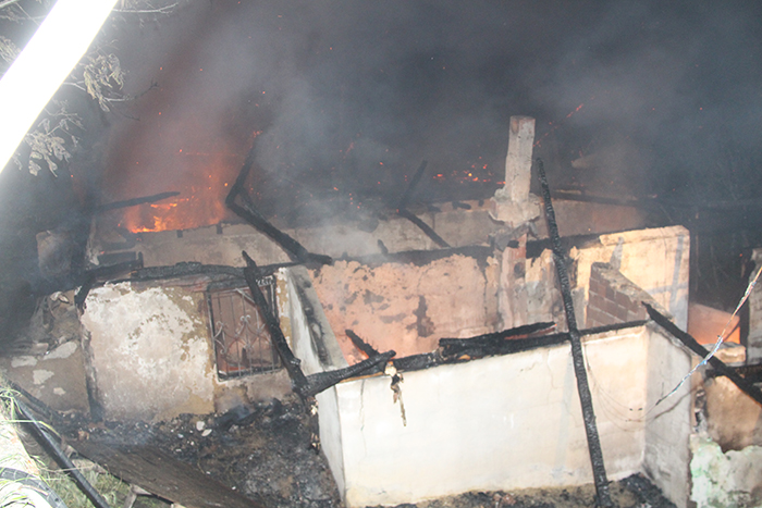 Amasya’da Ahşap Evde Çıkan Yangın Söndürüldü