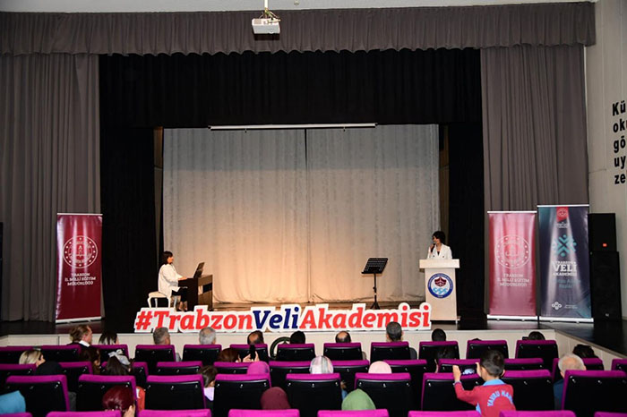  Trabzon Veli Akademisinden Sosyal Duyarlı Seminer