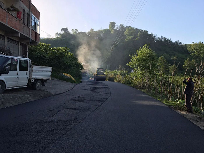 Trabzon’un Arsin Belediyesinde  Asfaltlama Çalışmaları Yapılıyor