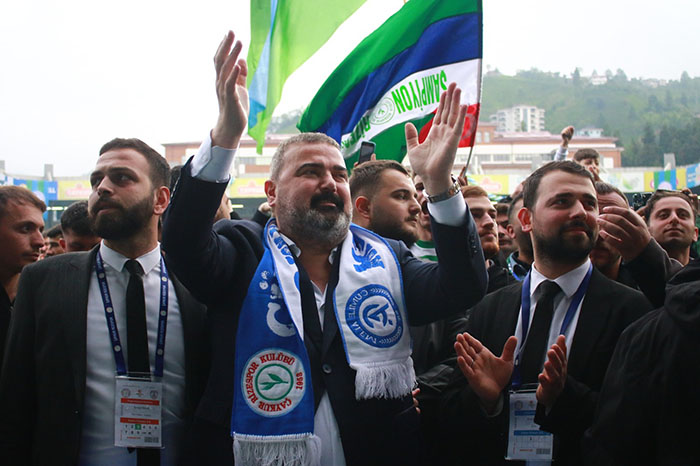 Rizespor Başkanı İbrahim Turgut, Yükselişteki Takıma Destek Verenlere Teşekkür Etti