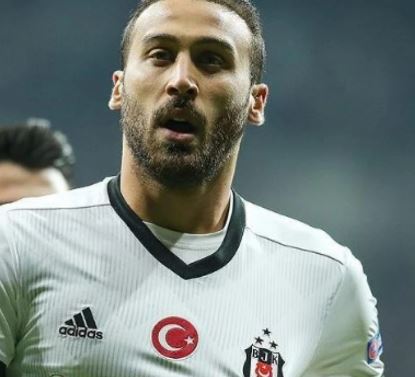  Cenk Tosun ne zaman sahalara dönecek? Cenk Tosun kaç maç yok?