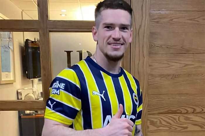 Fenerbahçe yeni sezonun ilk transferini resmen açıkladı!