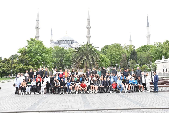 Yakakent Belediyesinden öğrencilere İstanbul ve Çanakkale gezisi