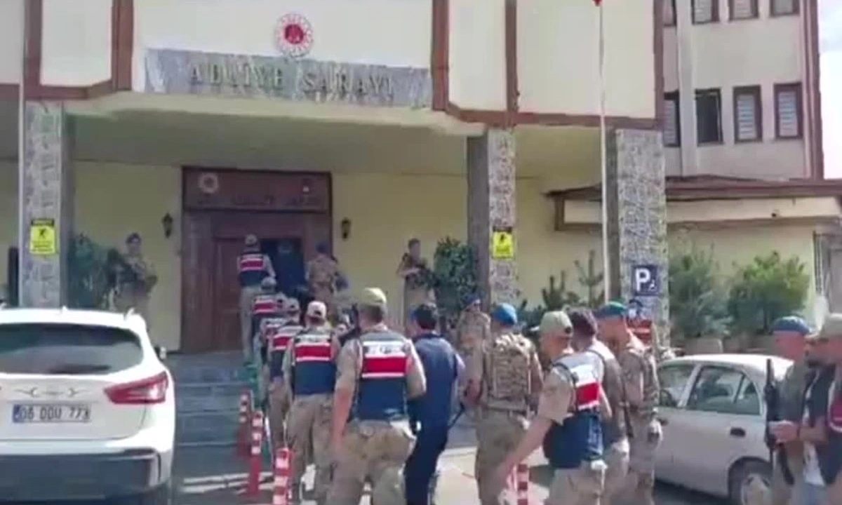 Erzurum Merkezli 5 İlde Düzenlenen Uyuşturucu Operasyonunda 99 Şüpheli Yakalandı