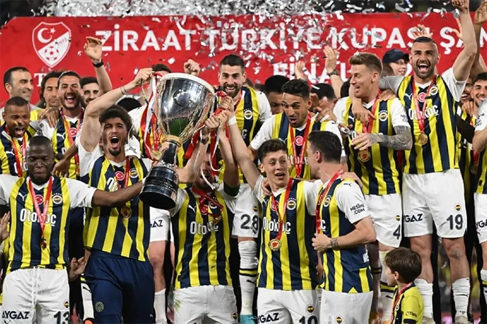 Fenerbahçe 5 Yıldızlı Formayı Kullanabilecek mi? 